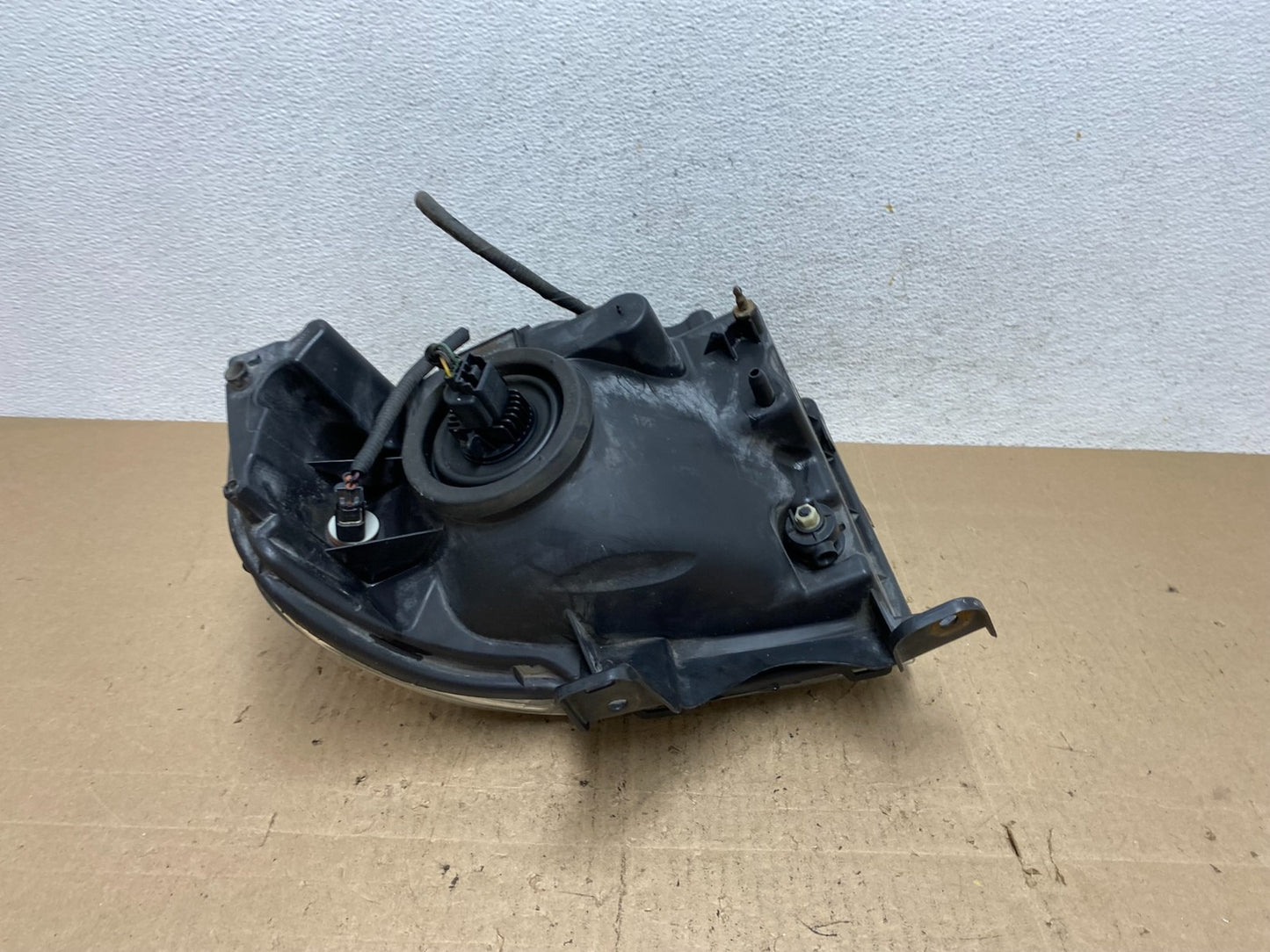 2007 to 2014 Ford Expedition Right Passenger RH side Headlight Halogen AE6604 DW6