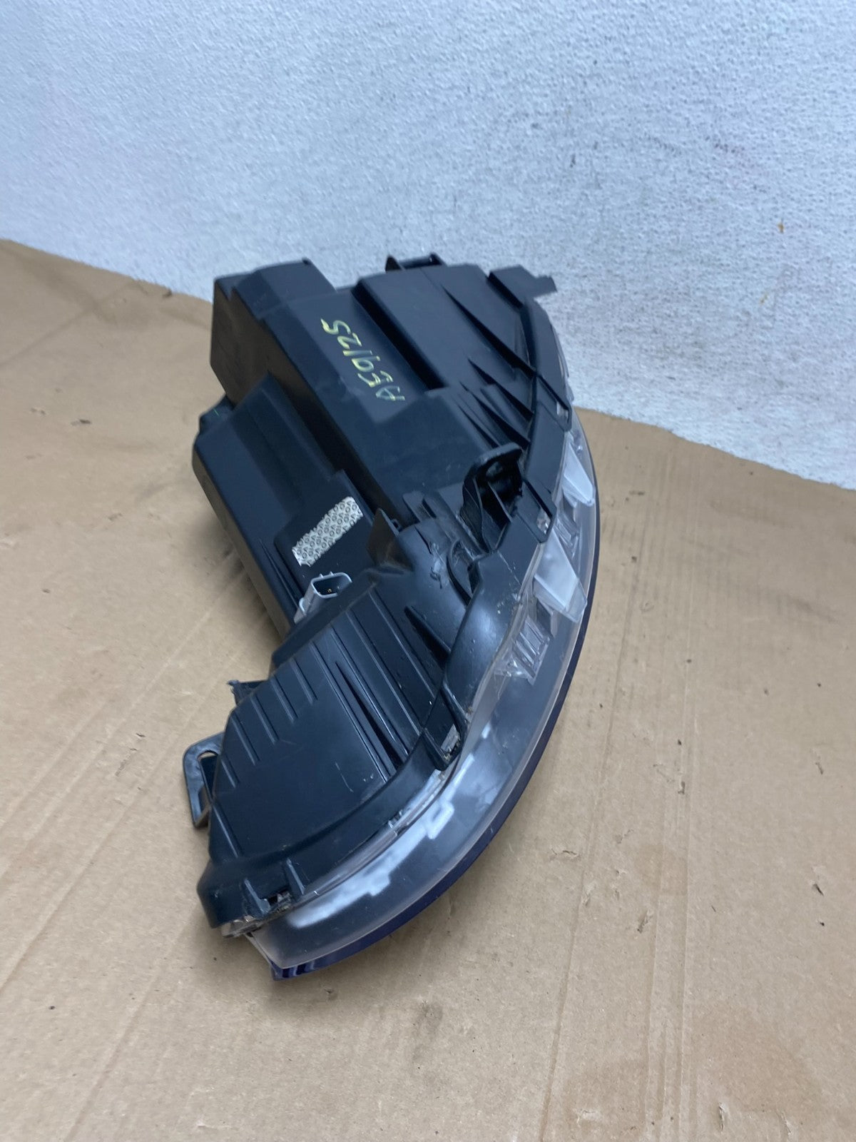 2013 to 2017 Hyundai Accent Right Passenger RH Side Headlight AE9125 DW8