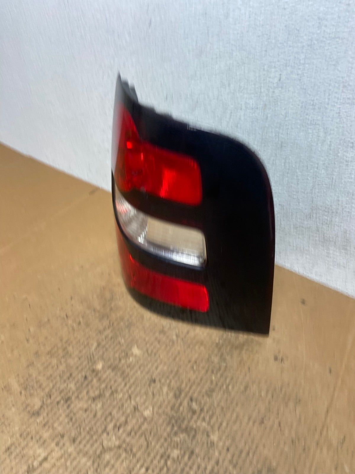 2006 to 2010 Ford Explorer Right Passenger Side Tail light AE2636 LK1