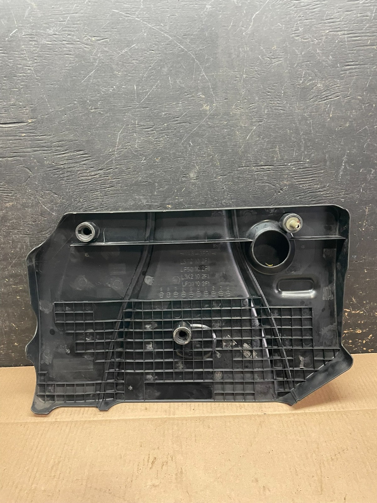 2004 to 2006 Mazda 3 DOHC 16 VALVE Engine Shield Top Cover Oem z8320 DG5