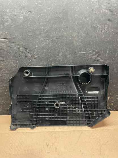 2004 to 2006 Mazda 3 DOHC 16 VALVE Engine Shield Top Cover Oem z8320 DG5