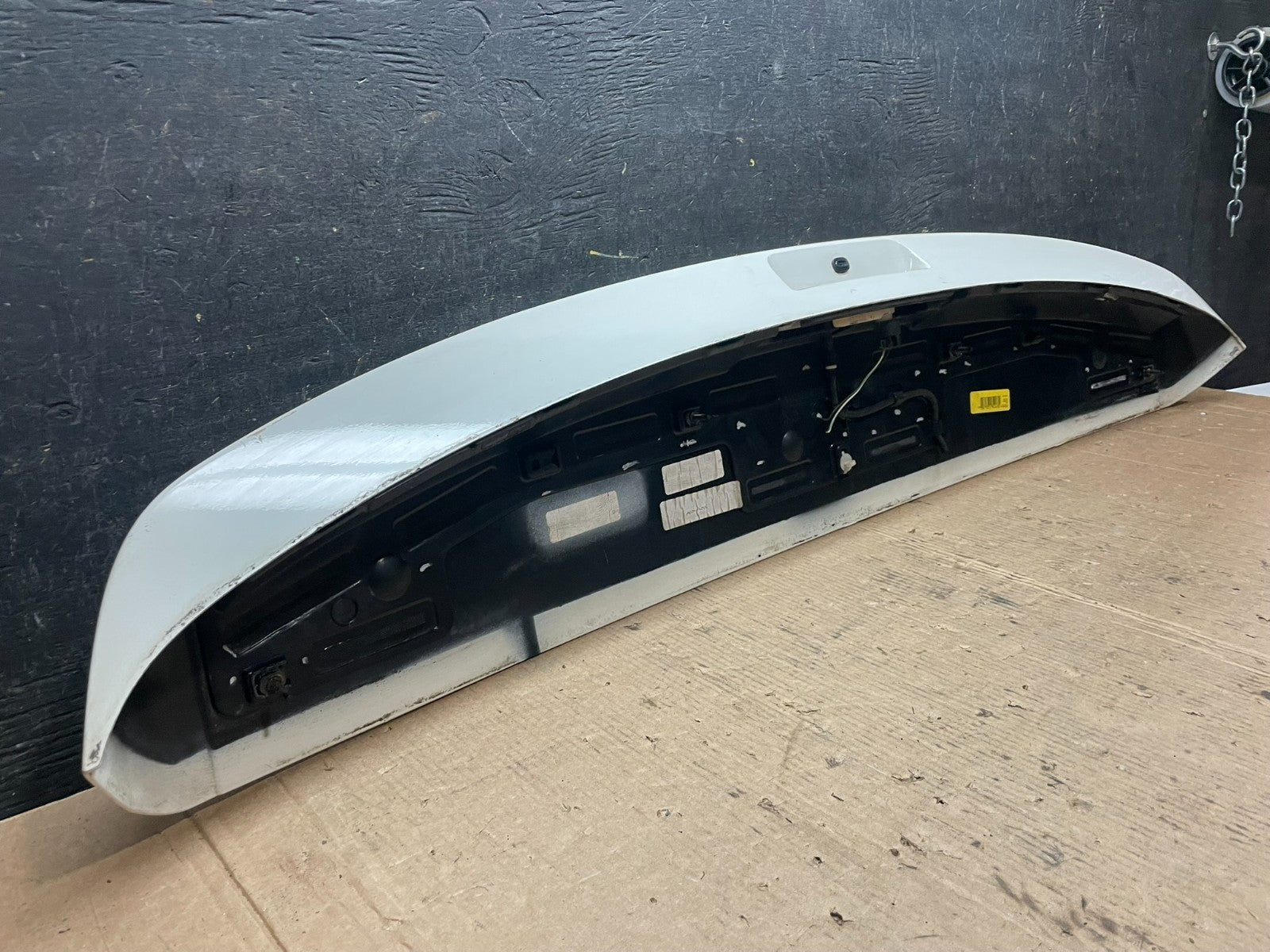 2009 to 2014 Volkswagen Routan Rear Spoiler OEM Z8096 DG12