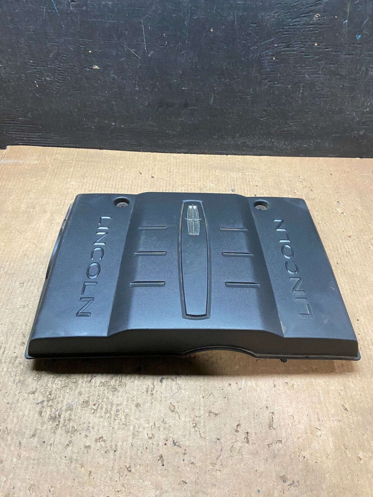 2007 to 2014 Lincoln Navigator 5.4L V8 Engine Motor Cover H6862 DG11