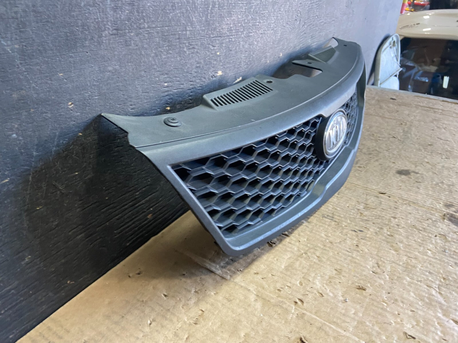 2010 to 2013 Kia Forte Koup Black Front Upper Bumper Grill Grille O6140 DG2