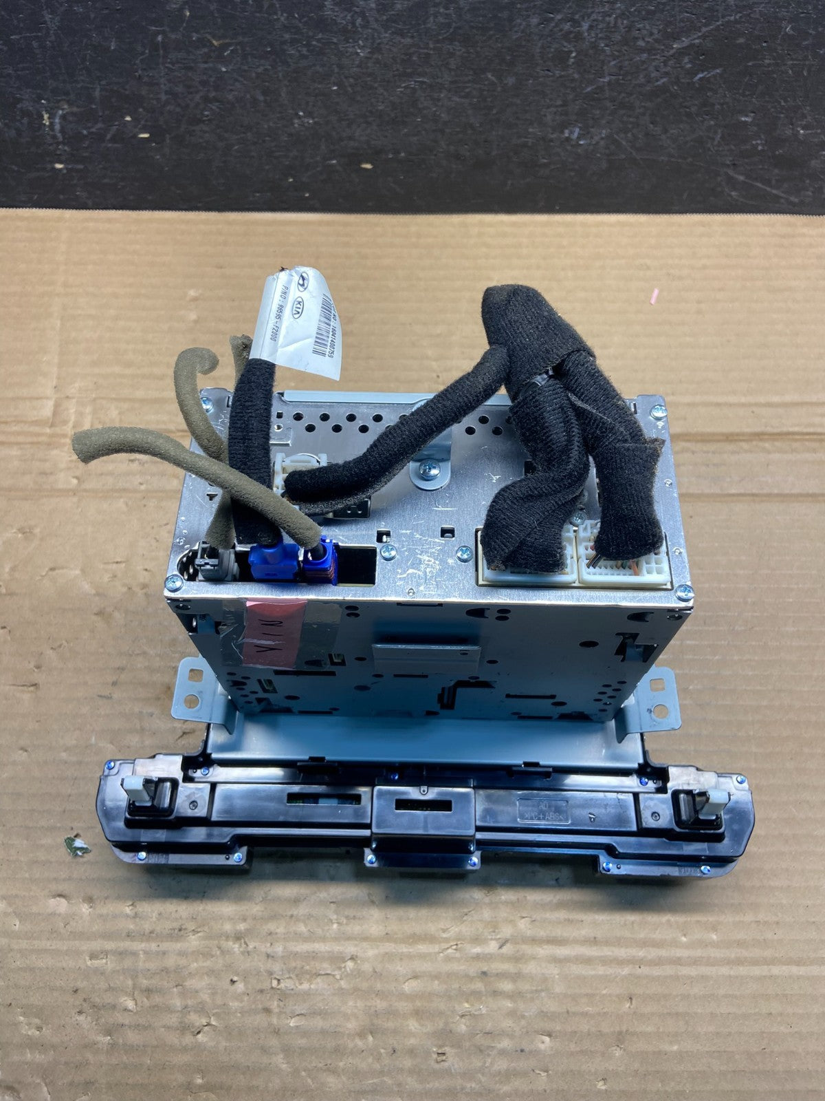 2017 to 2018 Hyundai Elantra Radio Clock Digital Player FM/AM AE2581 DG5