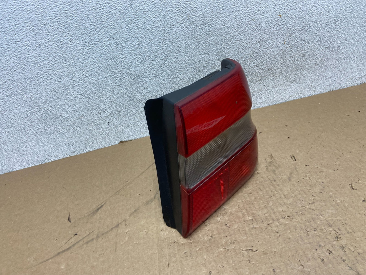 1998 to 2000 Volvo S70 Passenger Right Side Tail Light AG10872