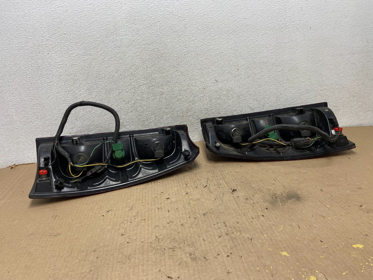 2007-2013 Chevrolet Avalanche Left +Right Side Tail Lights AG8043 DW6