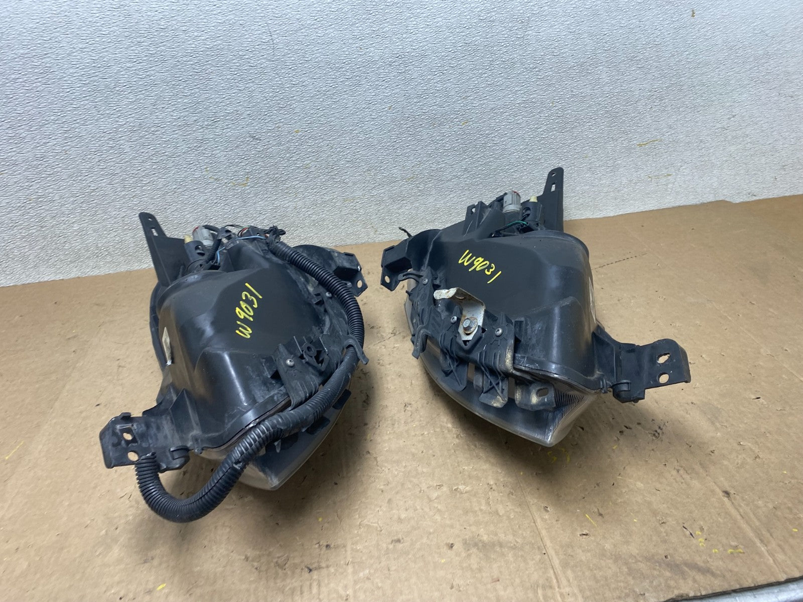 Sedan 2007 2008 2009 Nissan Altima Left+Right Set Headlights W9031 DW13