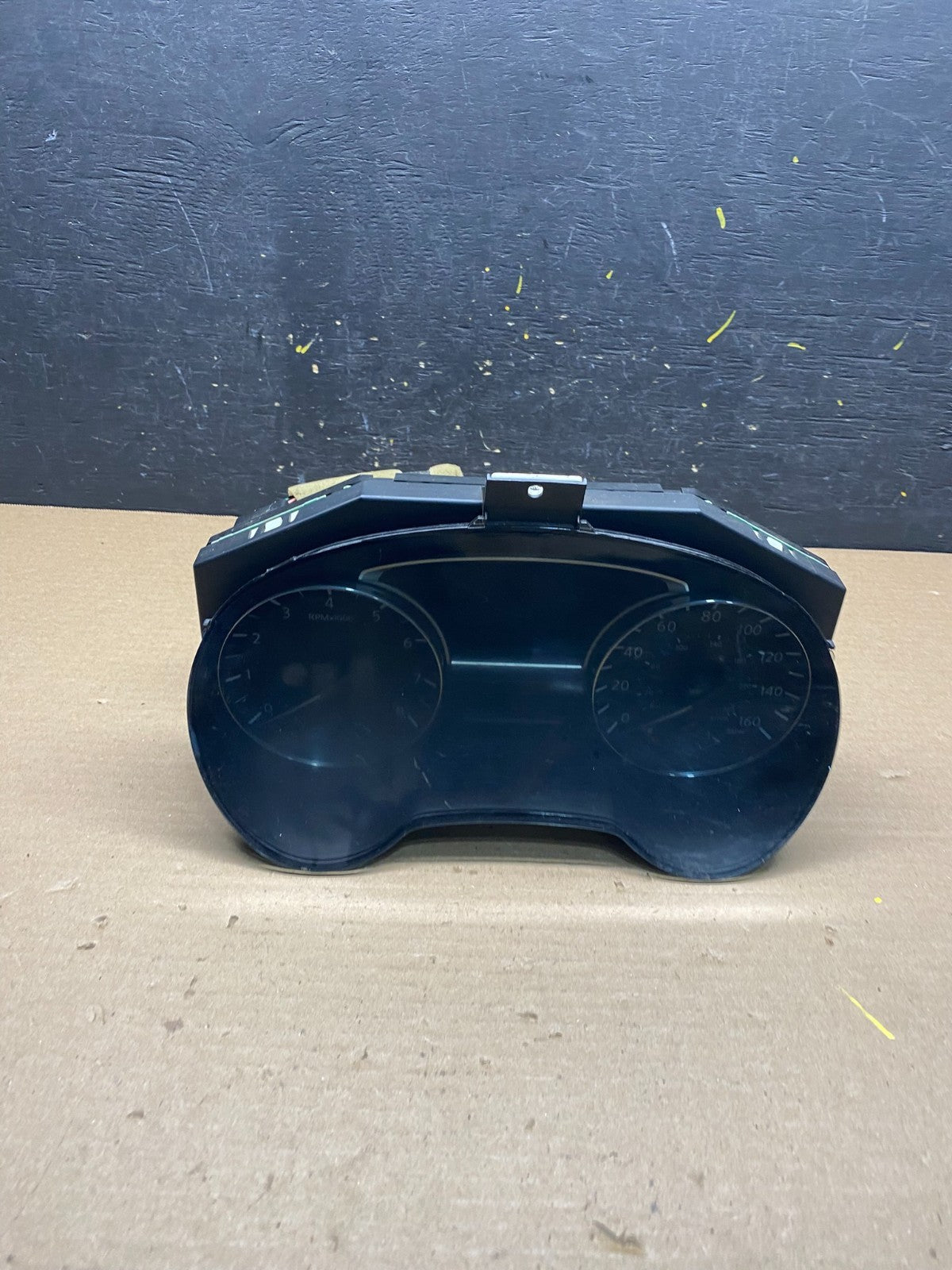 2014 Nissan Pathfinder Speedometer Cluster Gauge OEM  s2673 DG0