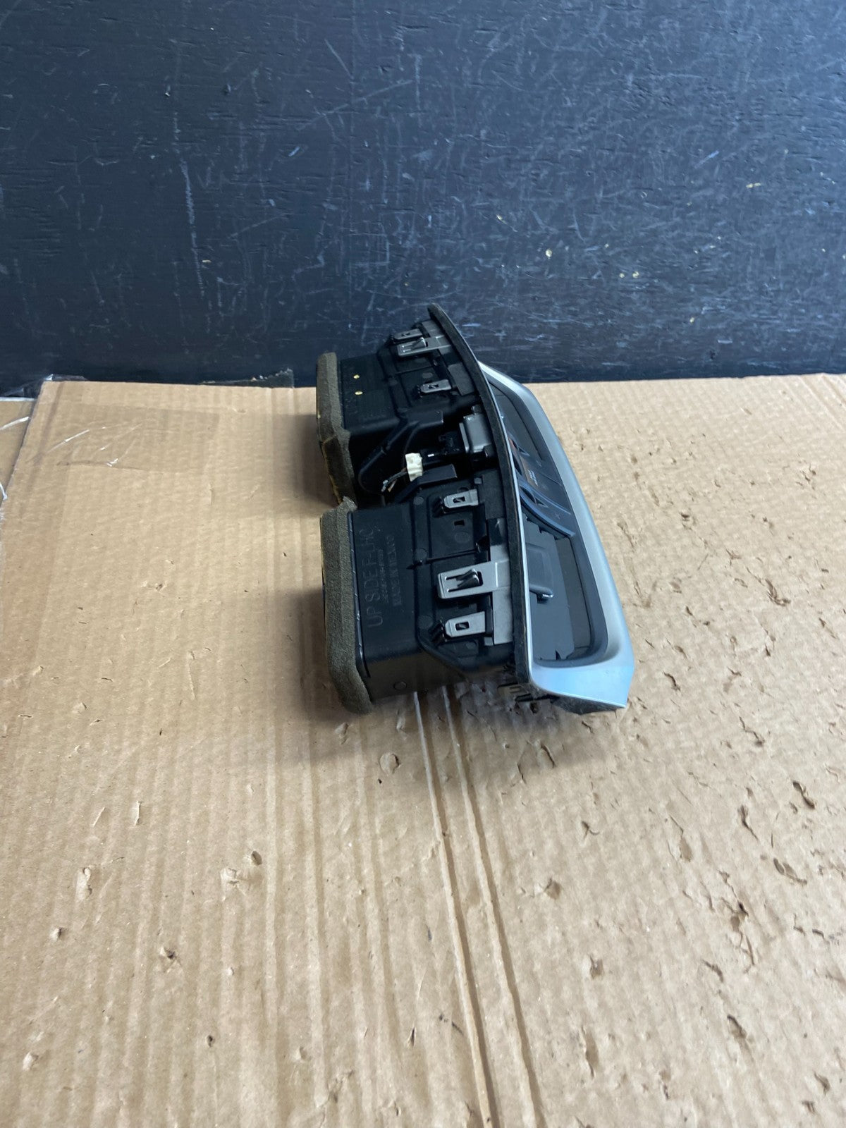 2013 to 2015 Nissan Sentra Air Vents Top Dash Center W/Hazzard Switch af6495 DG1