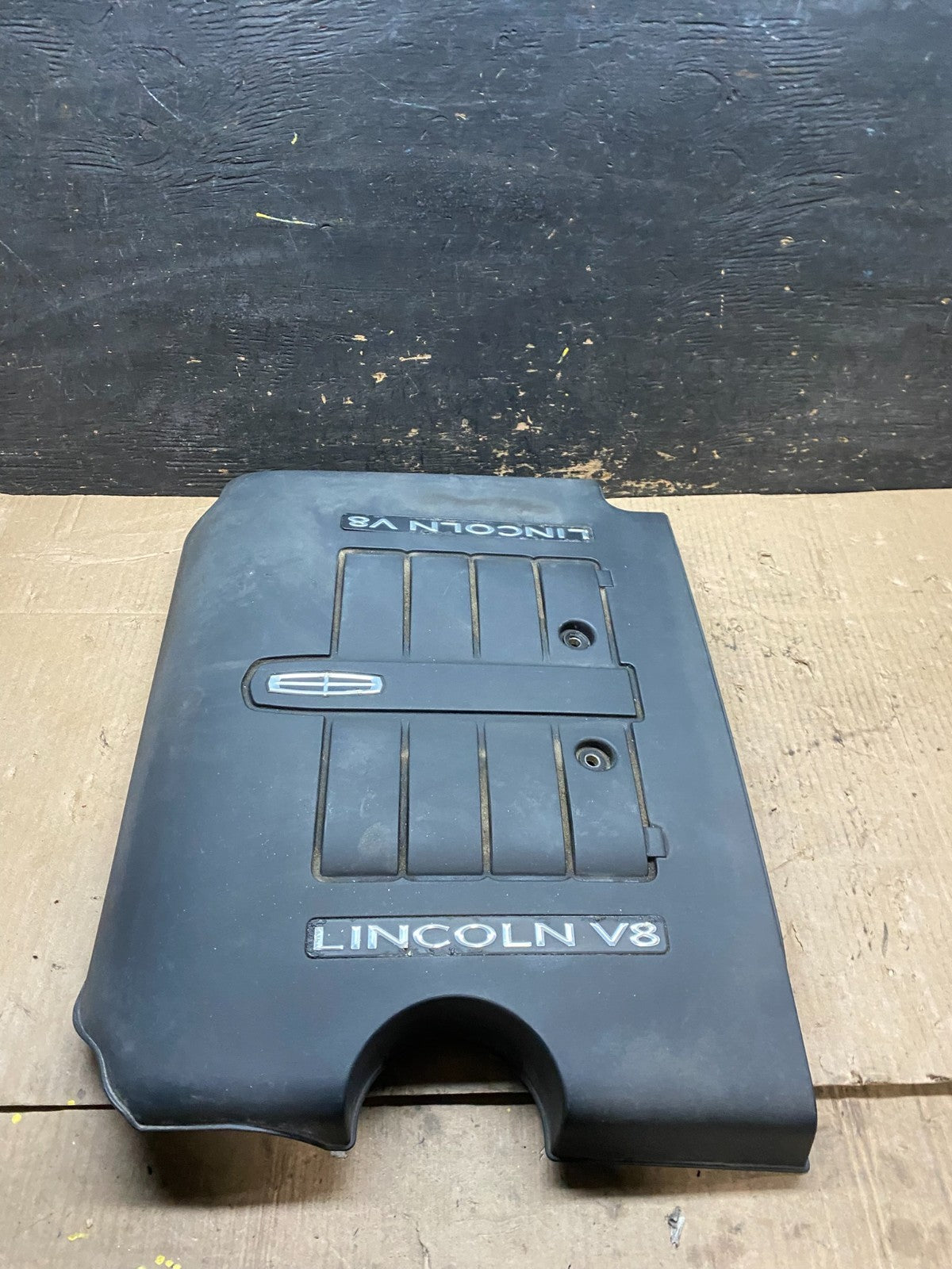2002 to 2004  Lincoln Navigator 5.4L V8 Engine Motor Cover U0327 DG3