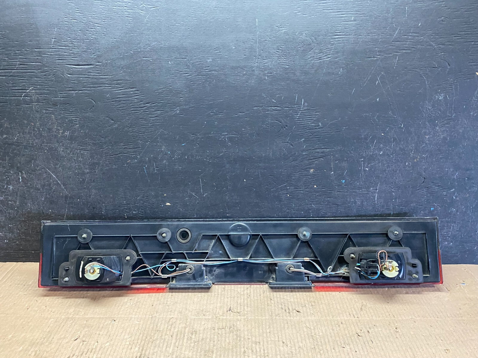 1993 to 1997 Saab 9000 Center Trunk Rear Brake Tail Light OEM i3533 DG17