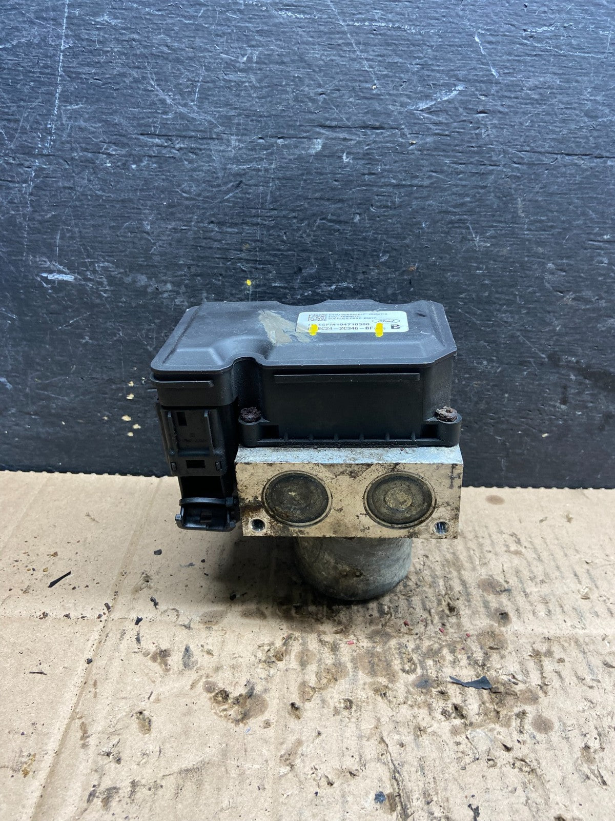 2011 - 2014 Ford E250 E350 Van ABS Anti Lock Brake Pump Module q6124 DG0