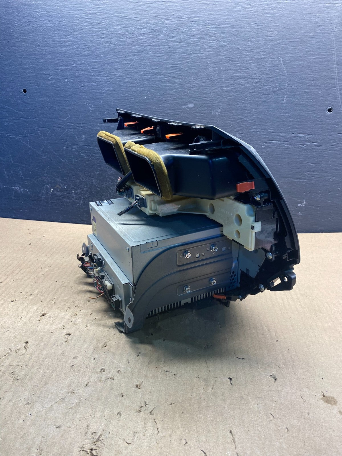 2008 - 2012 Honda Accord Front Radio Control AM./FM CD Climate Control AC8941 DG2