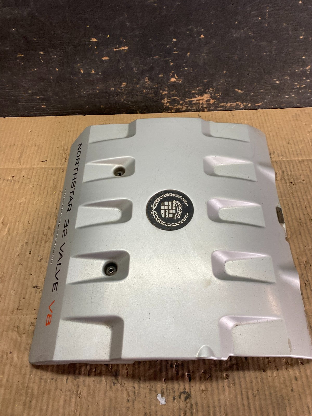 2001 to 2004 Cadillac Deville Seville Northstar Engine Motor Cover T9453 DG2