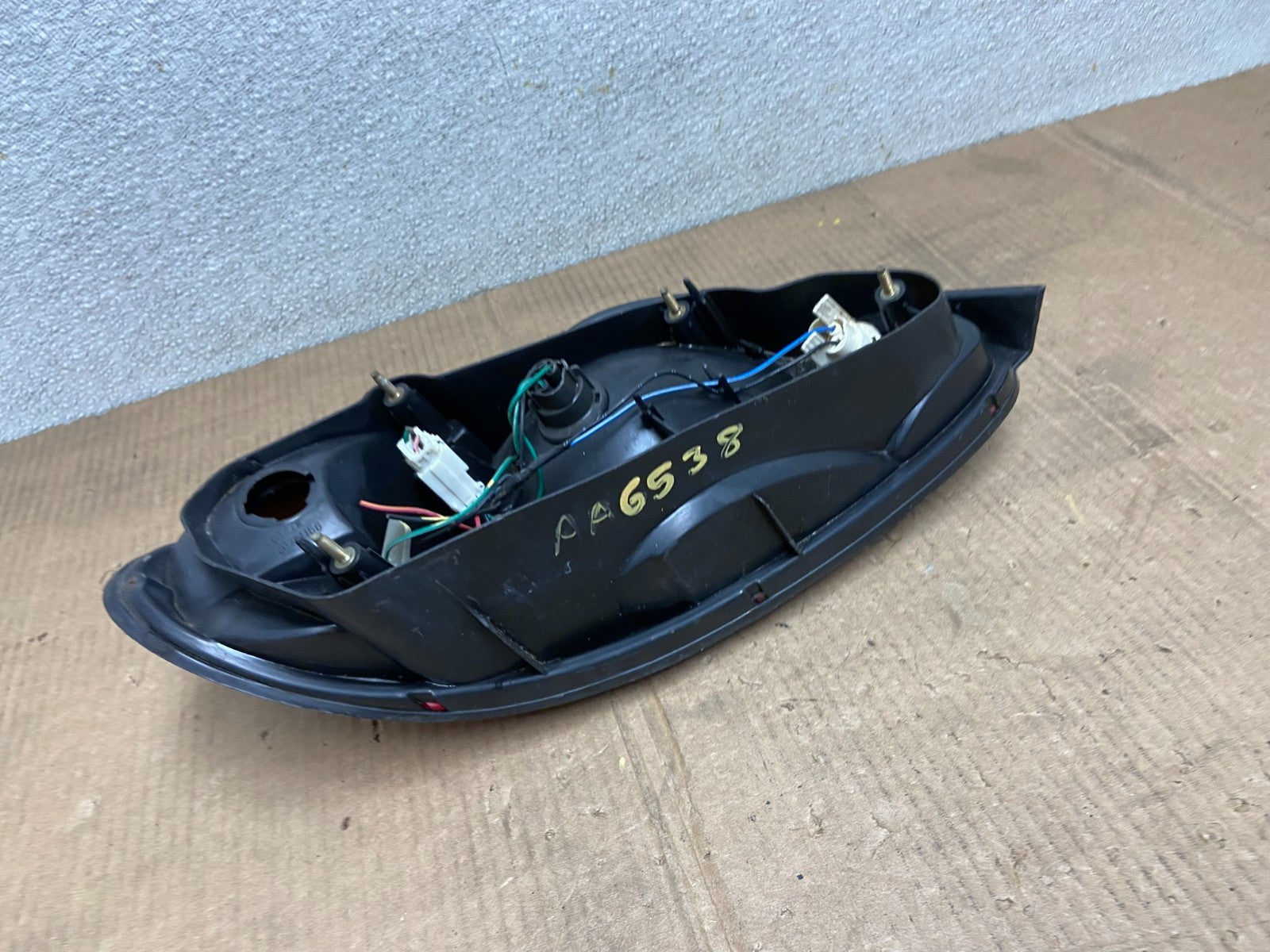 1999 2000 Hyundai Elantra Sedan Right Passenger RH Tail Light OEM AA6538 DW7