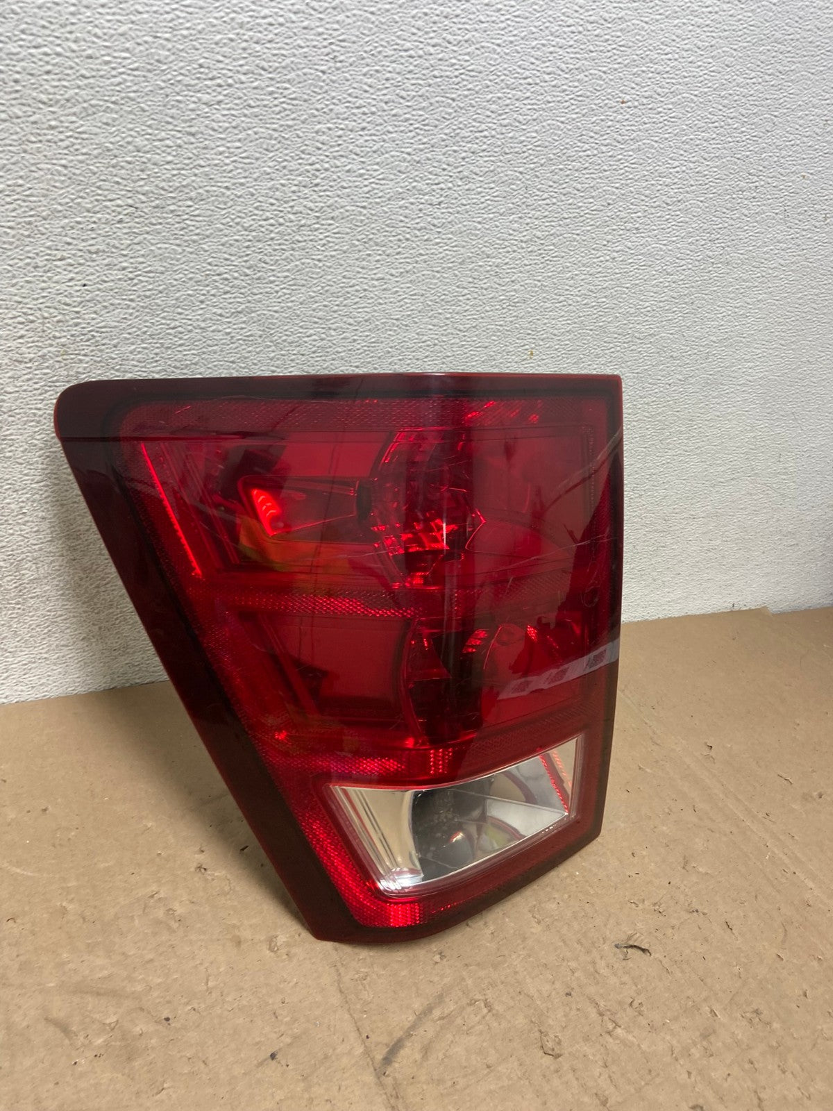 2005 to 2006 Jeep Grand Cherokee Left Driver Side Lh Tail Light AG5419 LK1