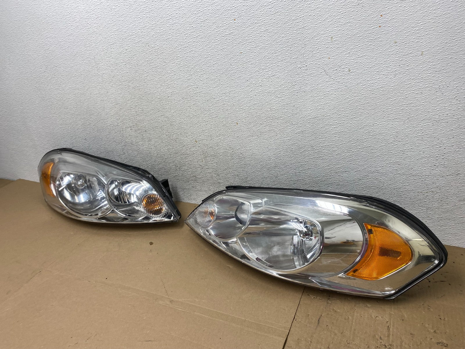 2006 - 2013 Chevrolet Impala Left+Right Set Headlights Halogen AF4370 DW1