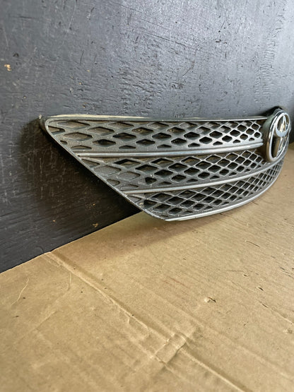 2002 2003 2004 Toyota Camry Front Upper Grill Grille AD5779 DG2