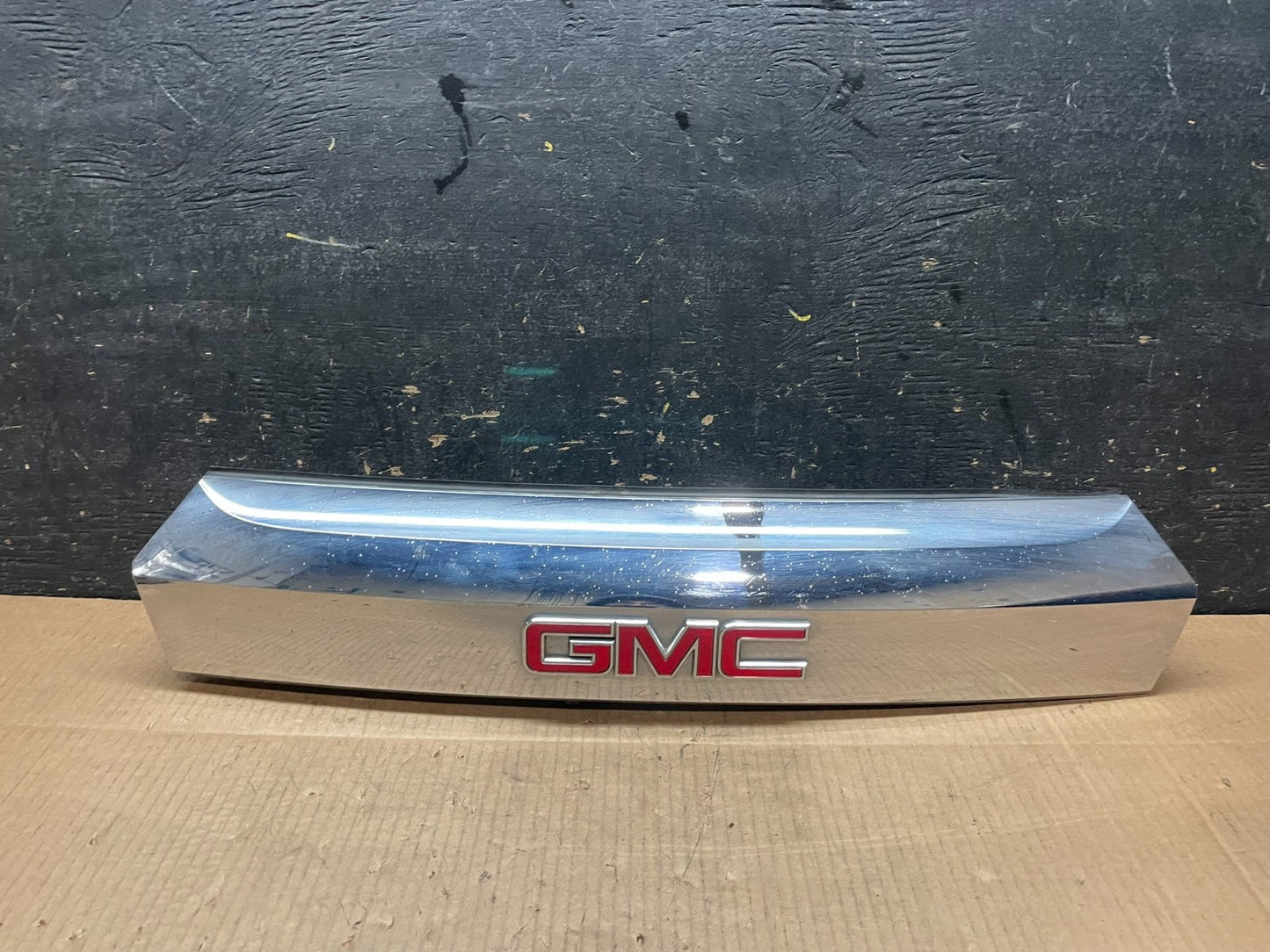2011-2015 GMC Terrain Tailgate Liftgate Chrome Finish Molding Camera Oe Y1773 DG0