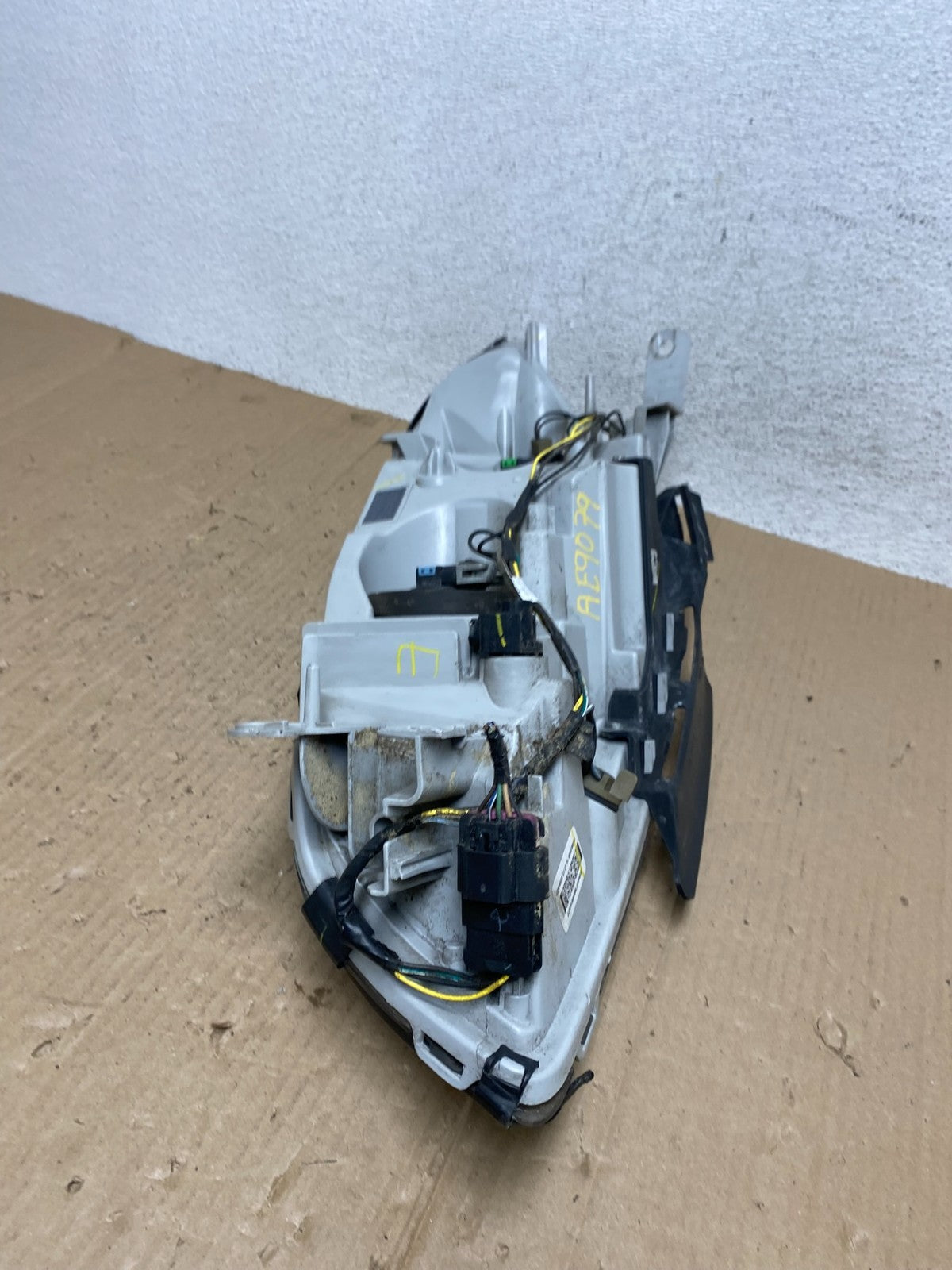 2008 to 2012 Chevrolet Malibu Right Passenger Rh Side Headlight AE9079 DW9