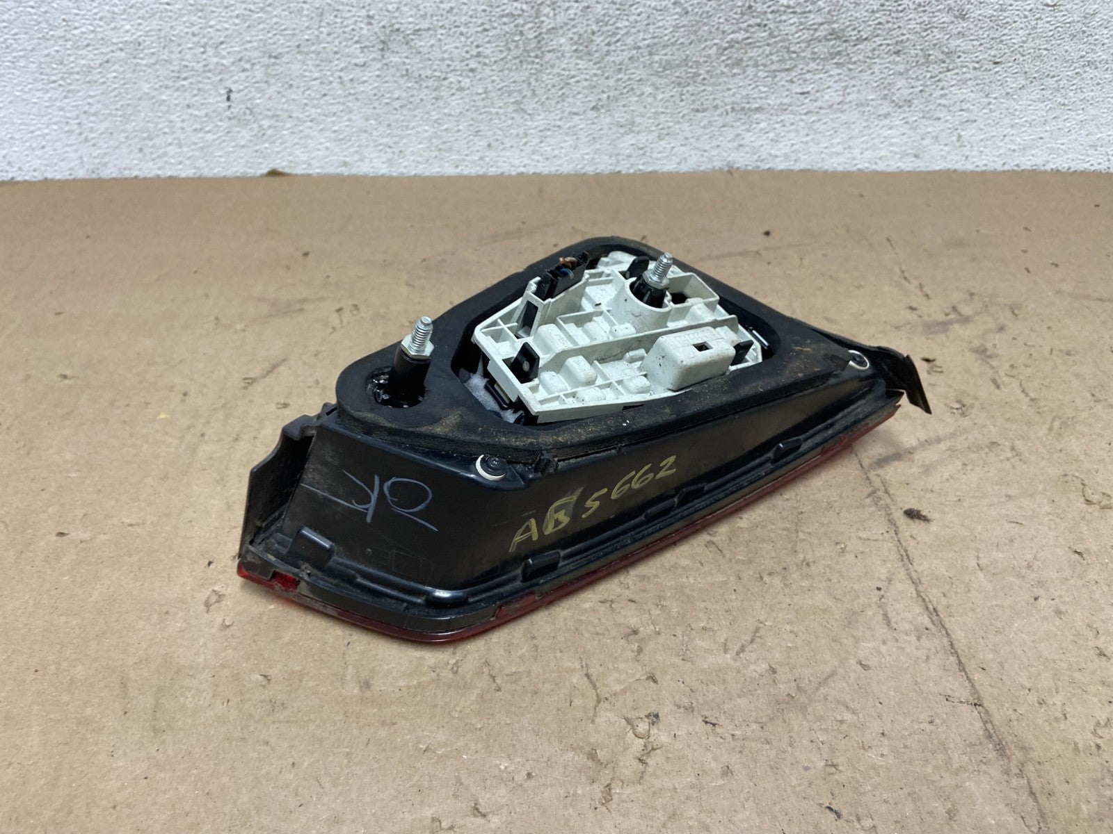 2015 - 2018 Volkswagen Jetta Right Passenger Side Tail Light Inner AG5662 DW6