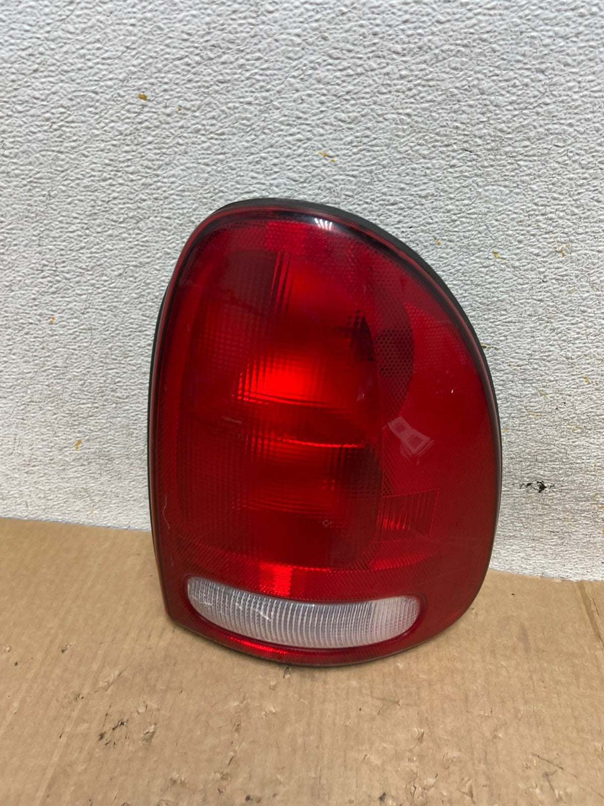 1998 to 2003 Dodge Durango Tail Light Right Passenger RH Side AI5423 LK0
