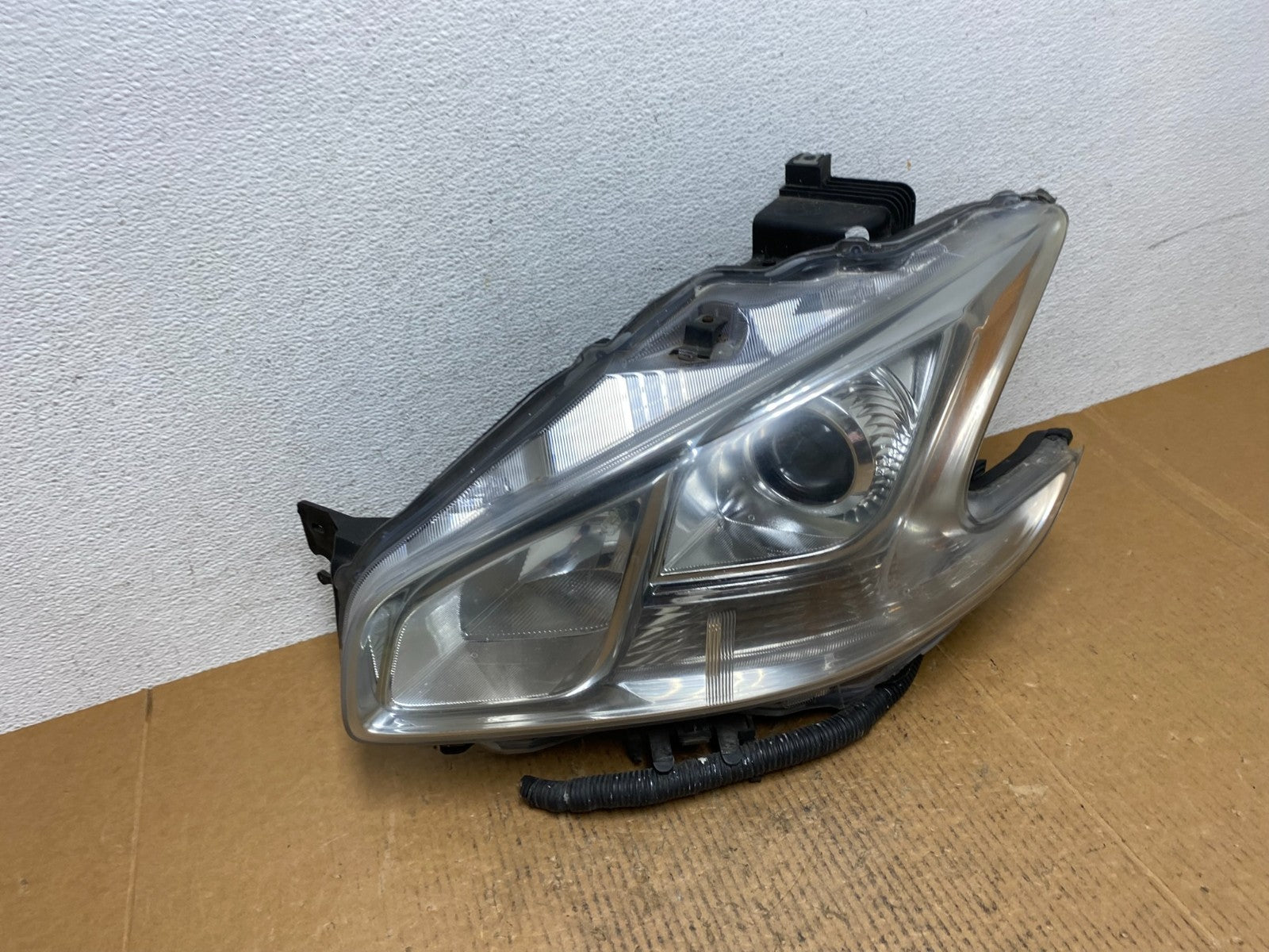 Halogen 2009 to 2014 Nissan Maxima Left Driver LH Side Headlight AE0599 DW2