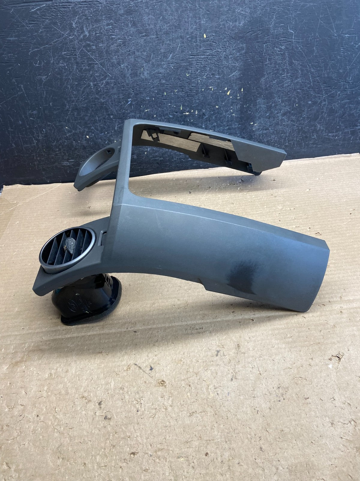 2005-2009 Land Rover LR3 Center Dashboard Air Vent AH3993 DG1
