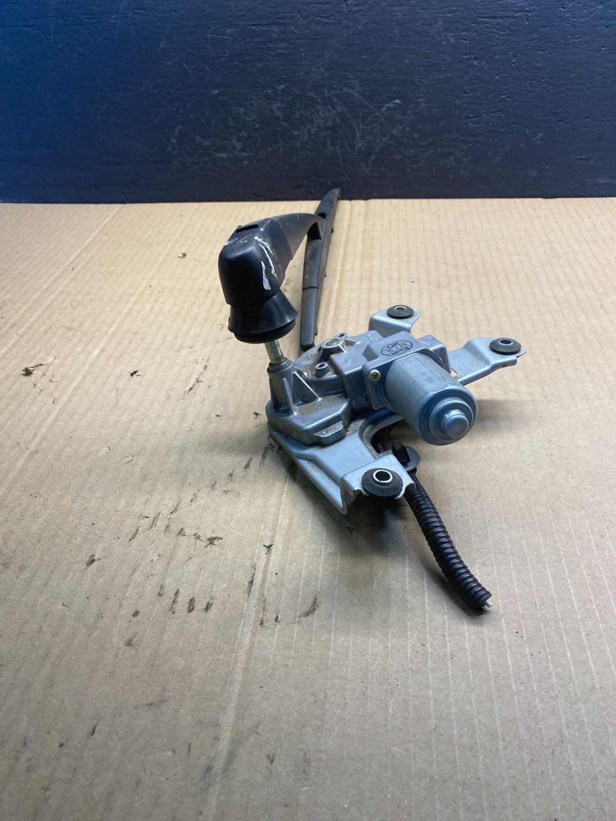 2015 to 2024 Nissan Murano Rear Wiper Motor AC08884