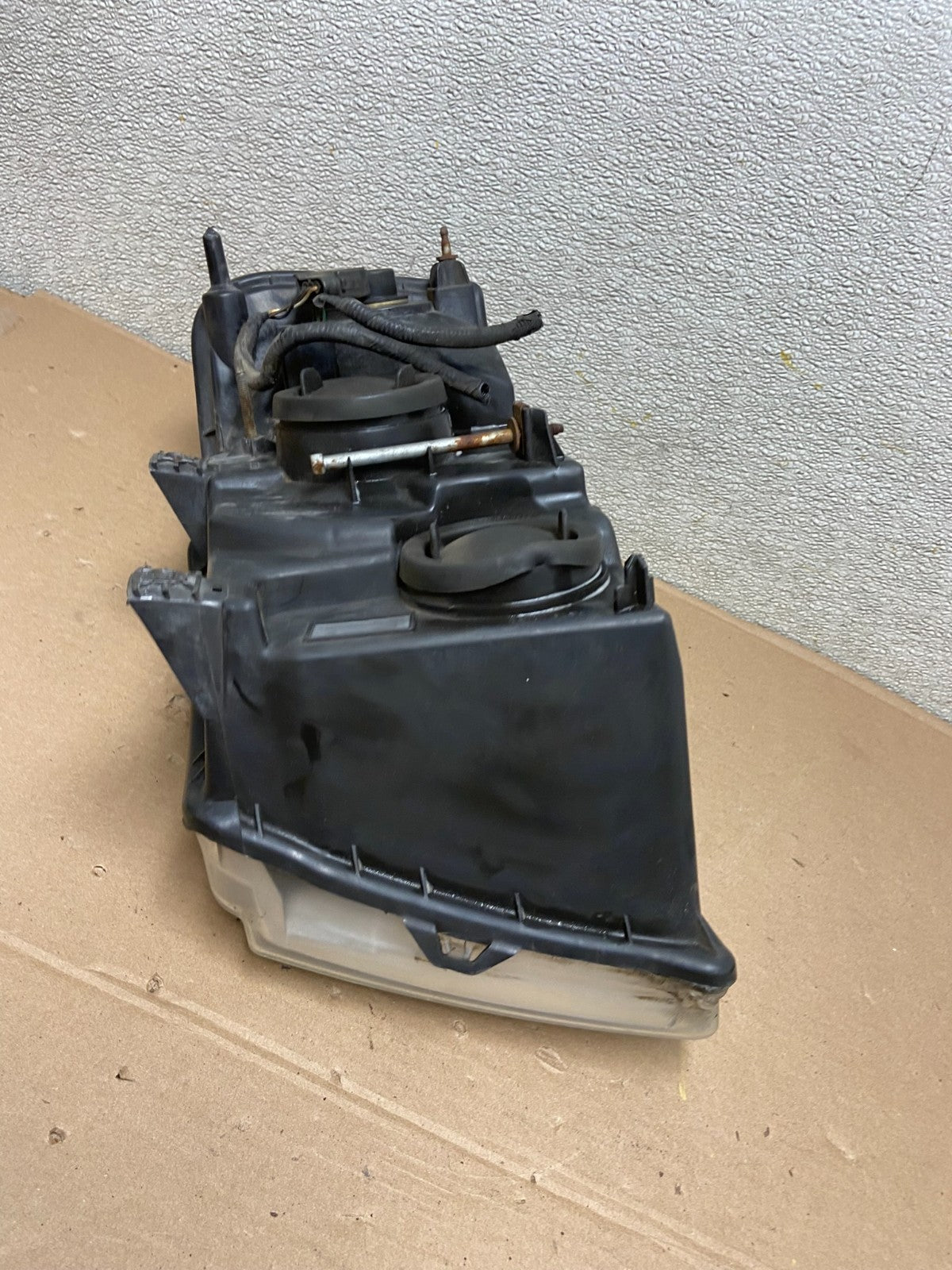 2003 - 2006 Ford Expedition Right Passenger Side Headlight Halogen Oem AA9934 DW8