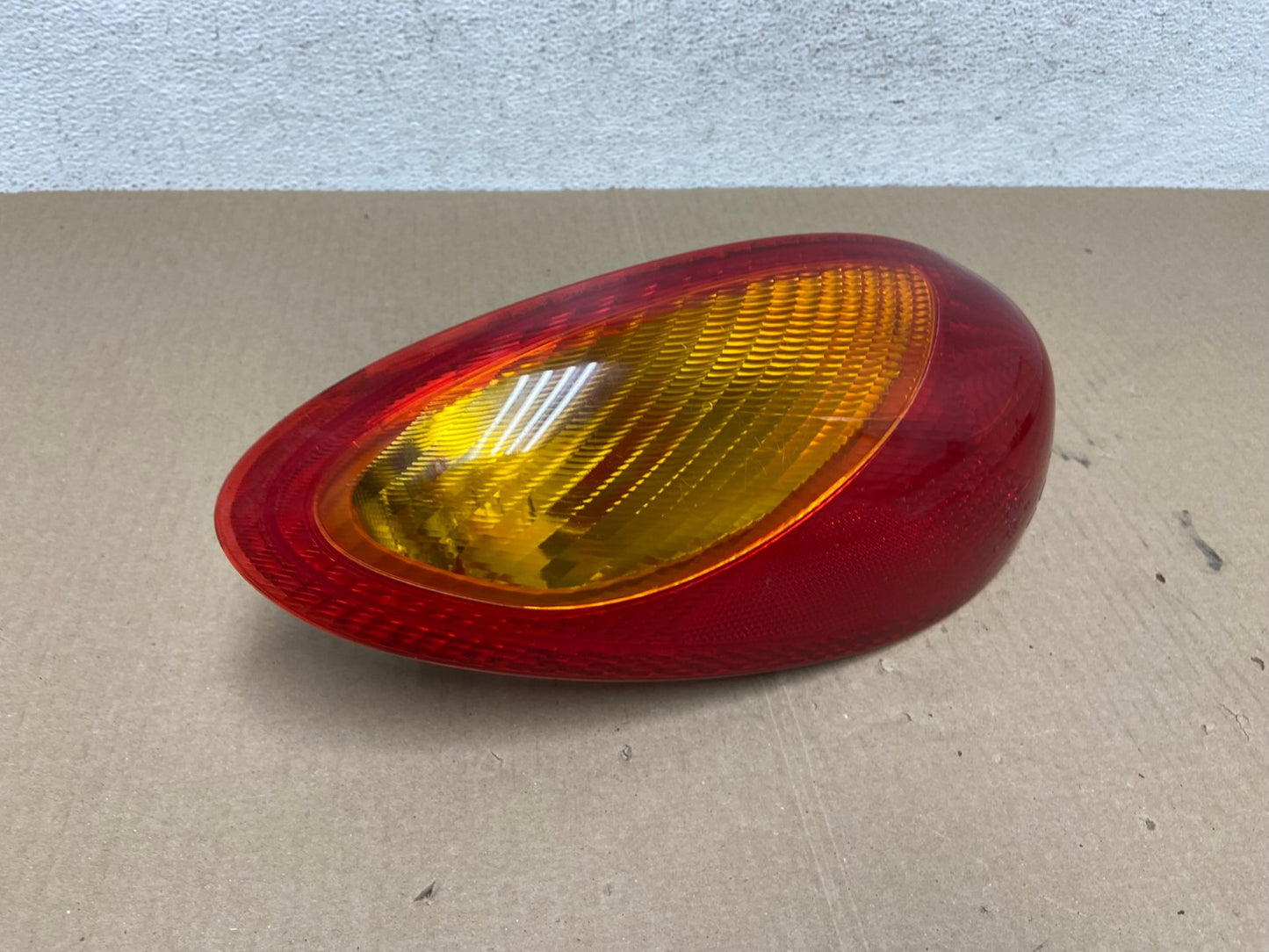2001-2005 Chrysler PT Cruiser Left Driver LH Side Tail Light AE6947 LK2