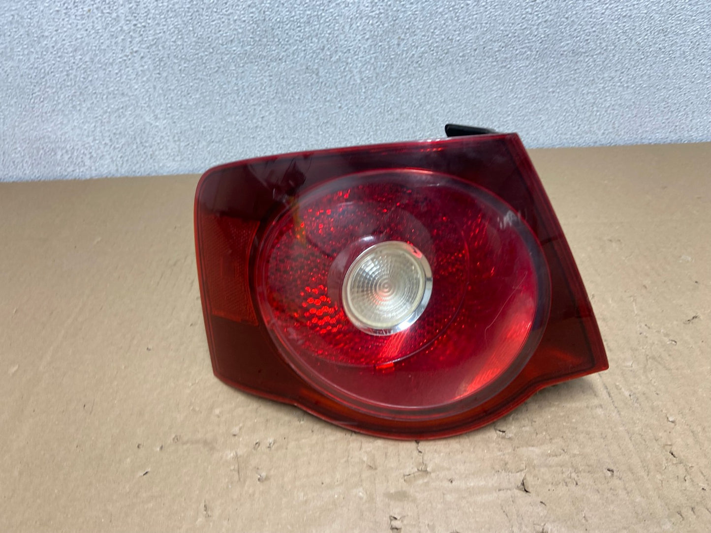 2008 2009 2010 Volkswagen Jetta Left LH Side Tail Light AB6273 LK0