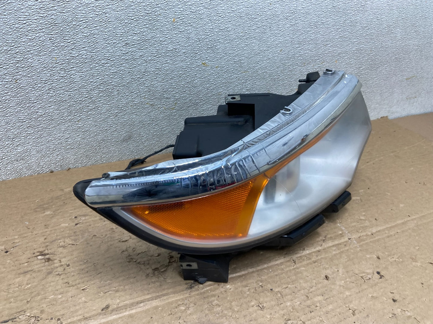 2011 to 2014 Ford Edge Front Right Passenger Headlight Halogen Oem AB4931 DW2