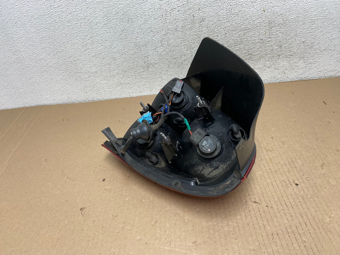 1998 to 2002 Lincoln Town Car Left Driver Lh Tail Light AF3119 LK4