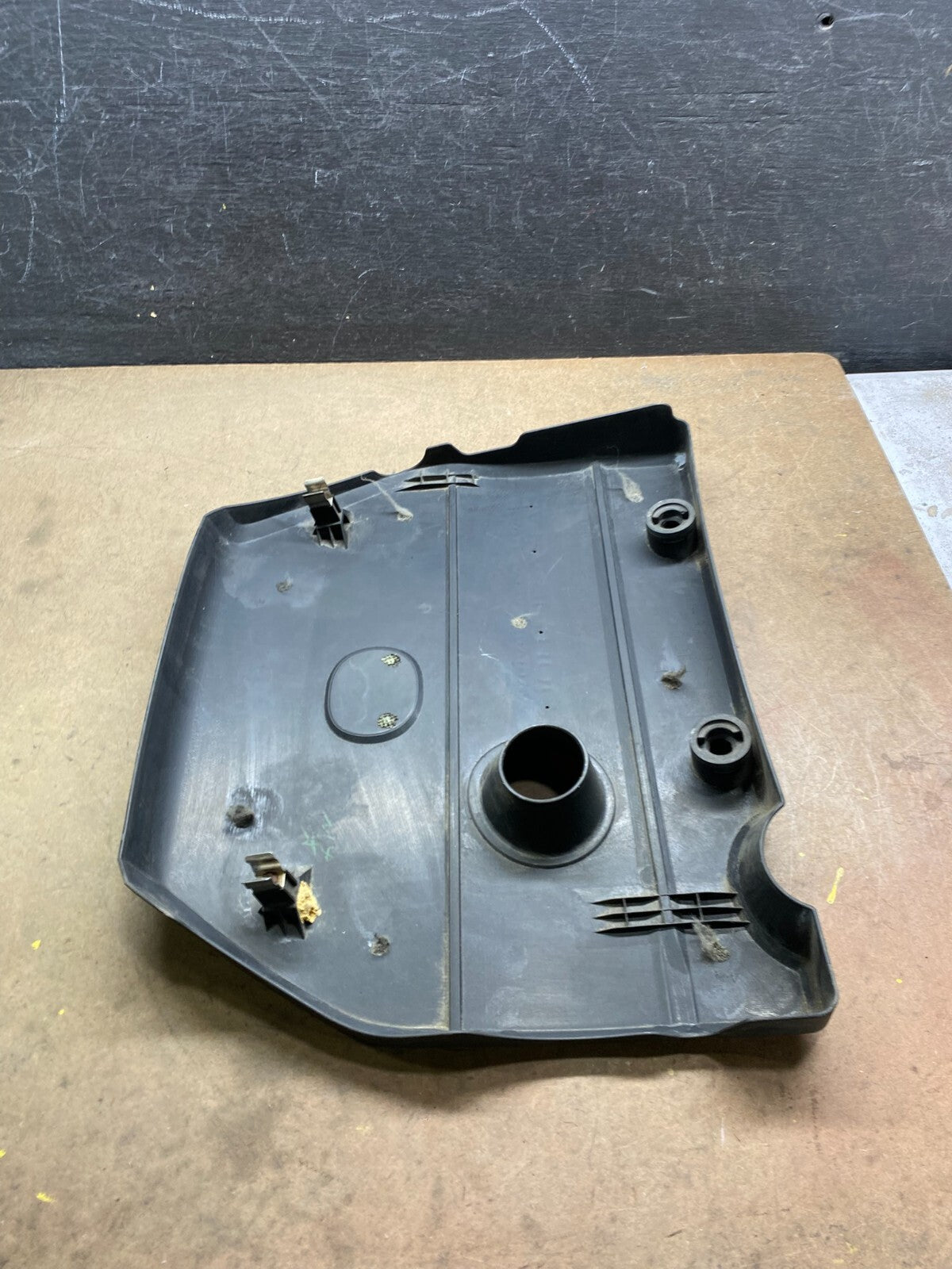 2004 to 2009 Mazda 3 DOHC 16 VALVE Engine Shield Top Cover M3116 PS7