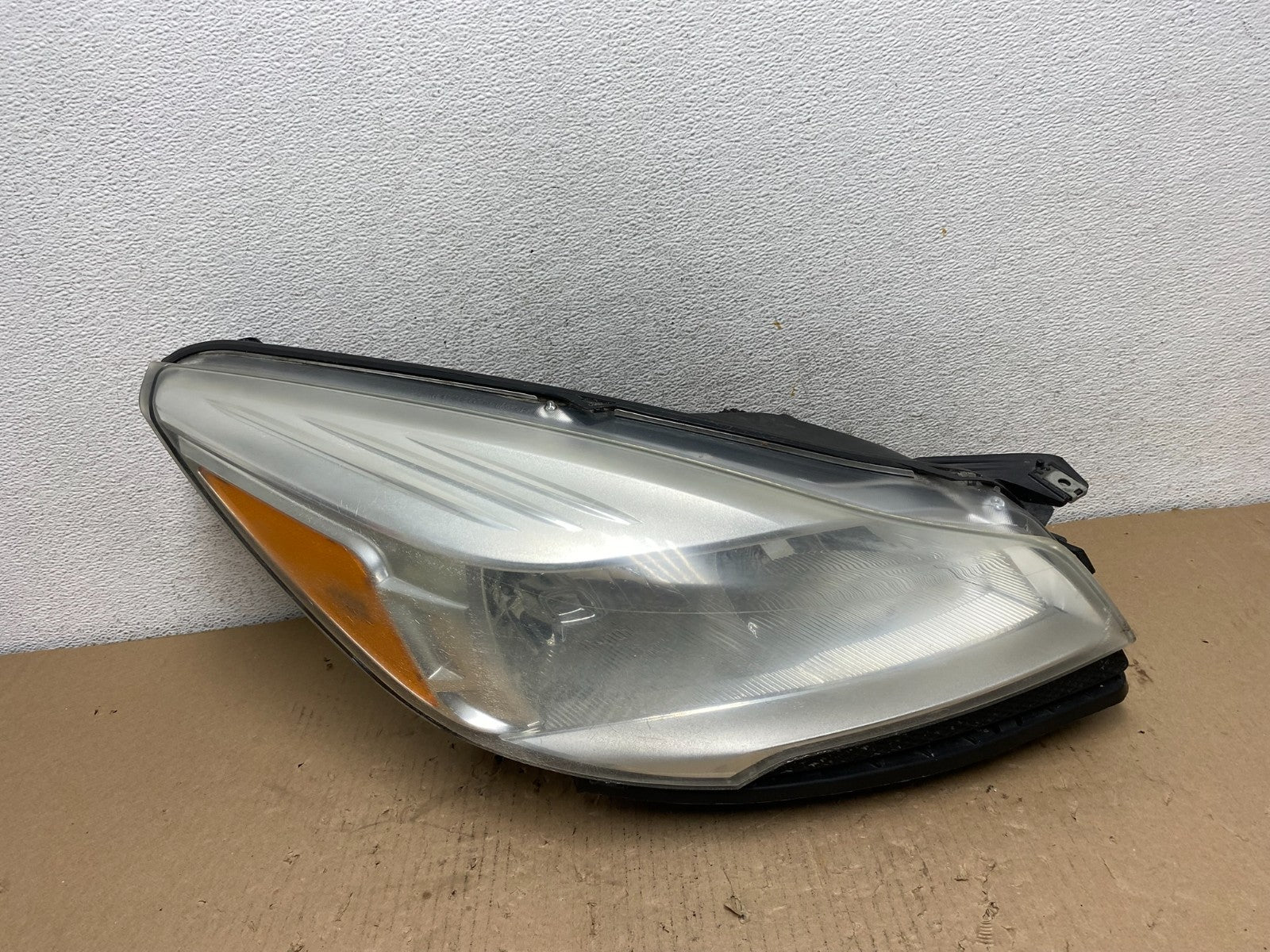 2013 - 2016 Ford Escape Headlight Right Passenger RH Side Halogen AF3211 DW0