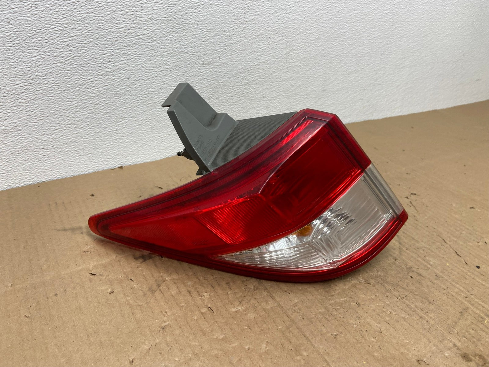 2011 to 2017 Nissan Quest Left Passenger LH Side Tail Light AB8372 LK2