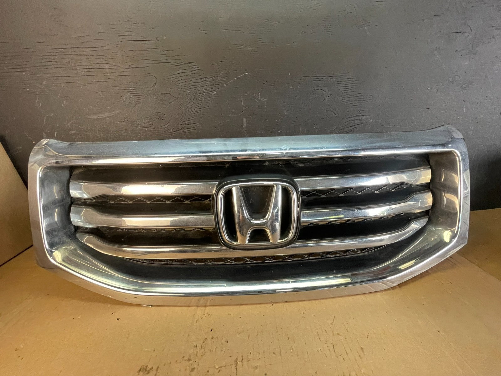 2012 to 2015 Honda Pilot Front Upper Grill Grille AC5442 DG0