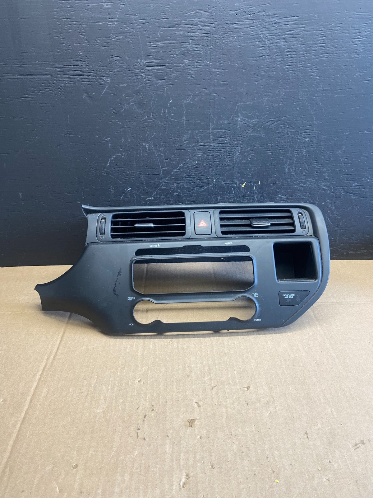 2012 - 2015 Kia Rio Center Console Radio Bezel Panel Trim Air Vents OE AB9246 DG0