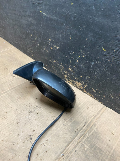 2006-2010 Volkswagen Jetta right  View Door Mirror Turn Signal OEM W2232 MS11