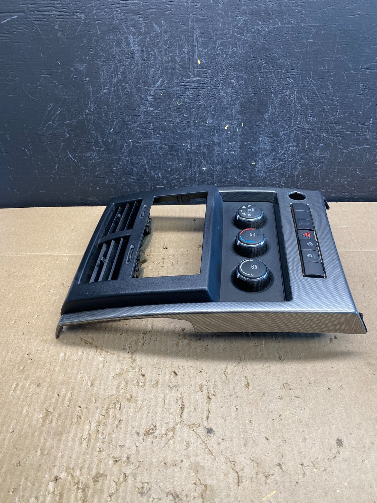 2008 to 2012 Jeep Liberty Dash Climate Temperature Control Radio Bezel AC9141 DG1