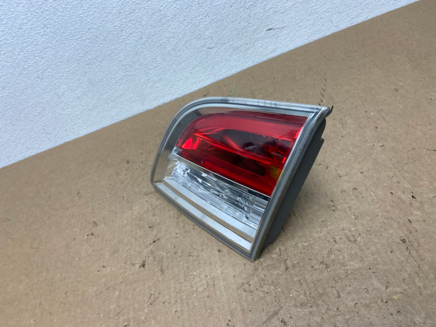 2007 2008 2009 Mazda Cx-9 Right Passenger Rh Side Inner Tail Light Oem AC1485 LK1