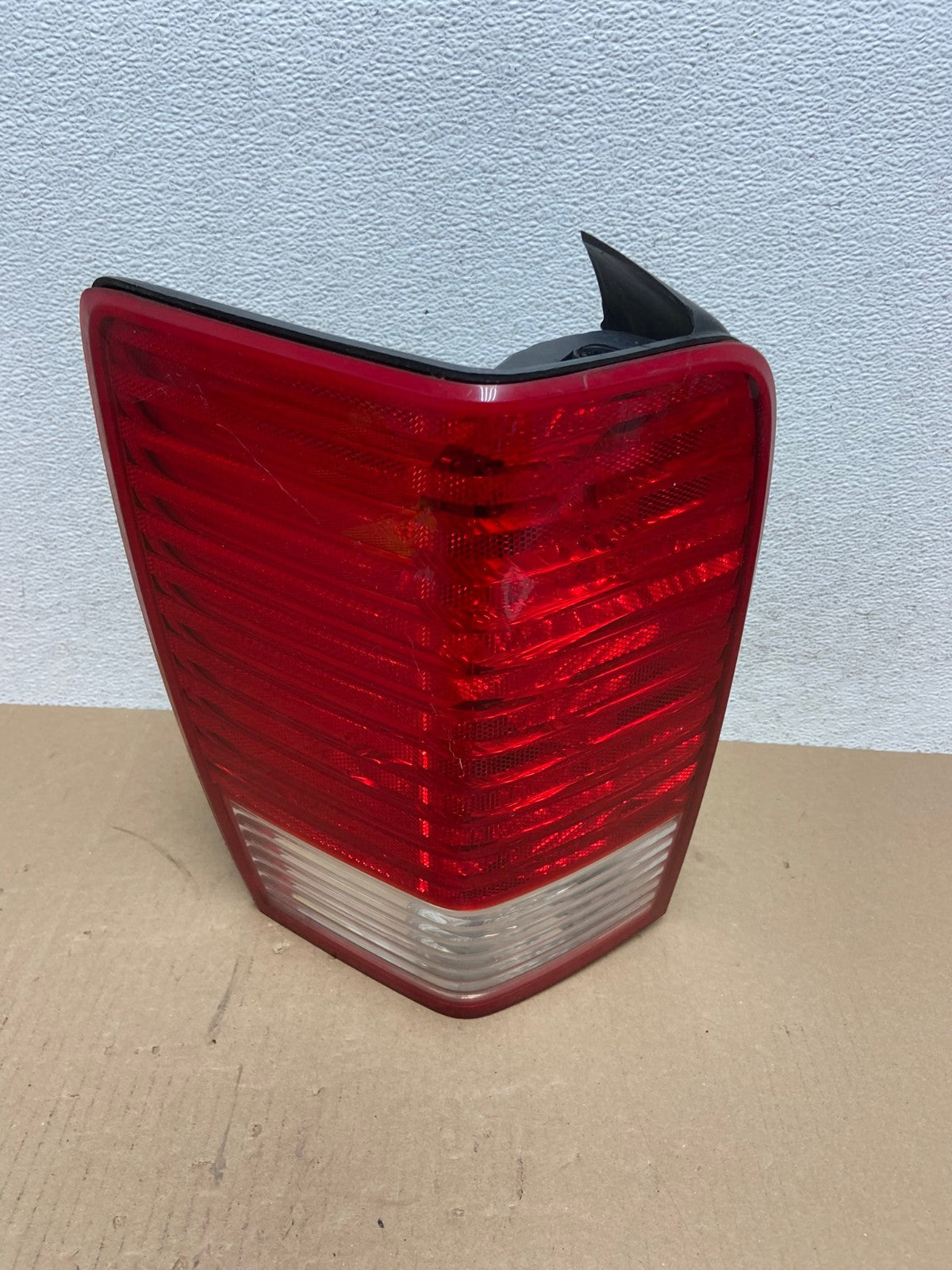 2007 2008 2009 Chrysler Aspen Tail Light Left Driver Lh Side AE7249 LK0