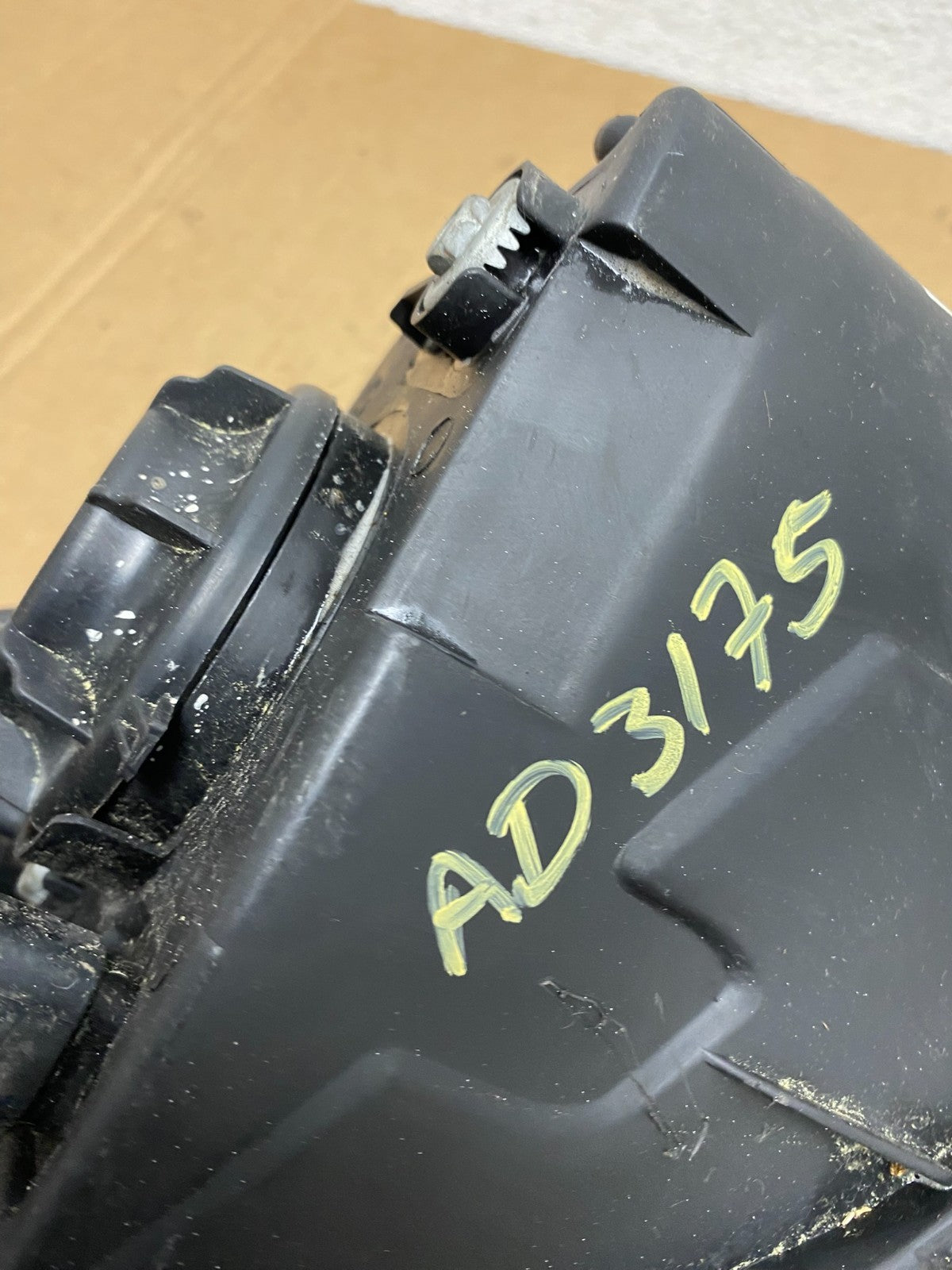 2006 to 2011 Hyundai Accent Sedan Left Driver LH Halogen Headlight AD3175 DW10