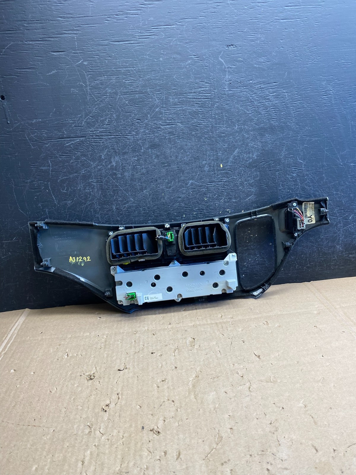 2005 to 2010 Honda Odyssey Radio Climate Control Dash Trim Bezel AJ1292 DW2