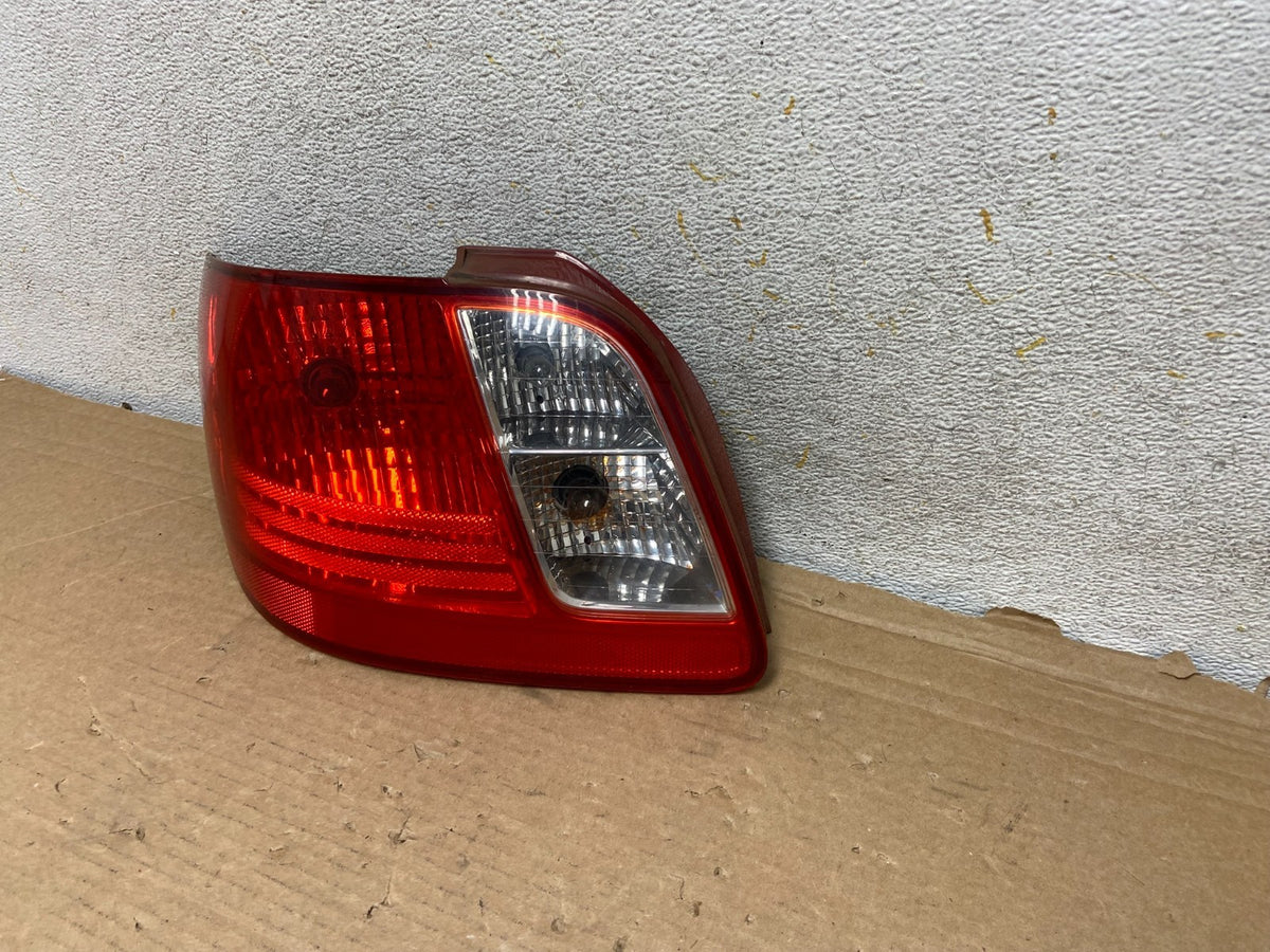 2006 to 2011 Kia Rio Sedan Left Driver LH Side Tail Light AH8482 LK2