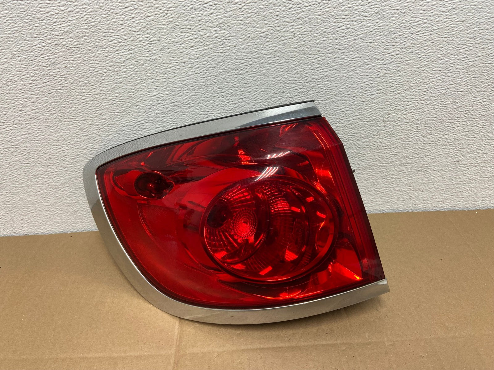 2008 to 2012 Buick Enclave Left Driver Side Lh Tail Light OEM AB8040 LK0