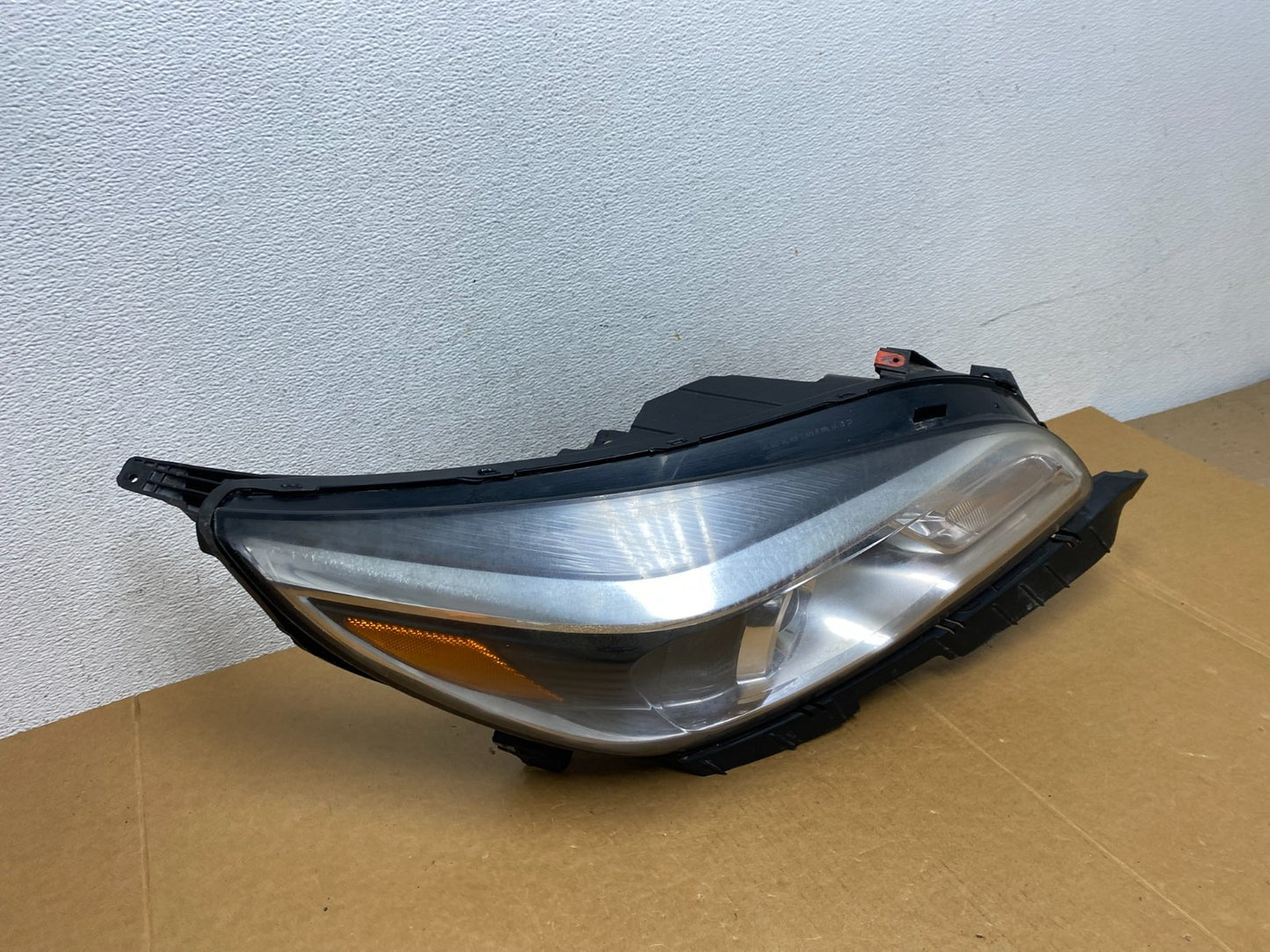 2013 to 2016 Chevrolet Malibu Right Passenger Headlight Xenon HID AD8948 DW2