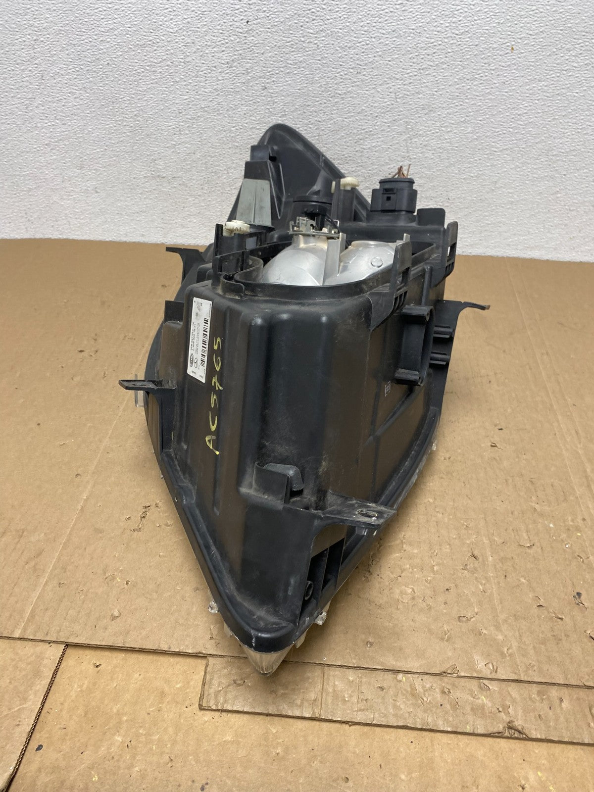 2007 to 2013 Mercedes Sprinter Headlight Right Passenger Halogen AC5765 DW8